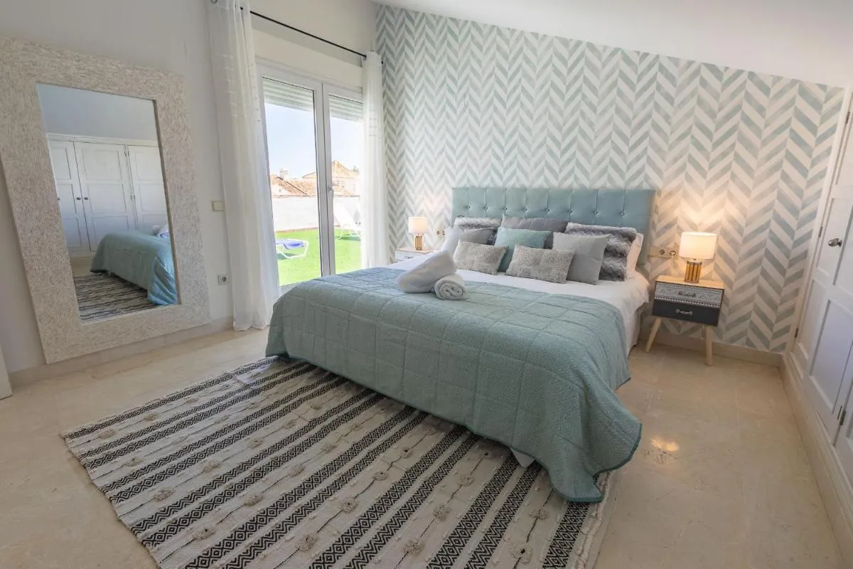Image 4 of VACATION MARBELLA I Las Canas Beachfront Haven, Sea View, Jacuzzi, Golden Mile, Duplex Penthouse, 24-7 security