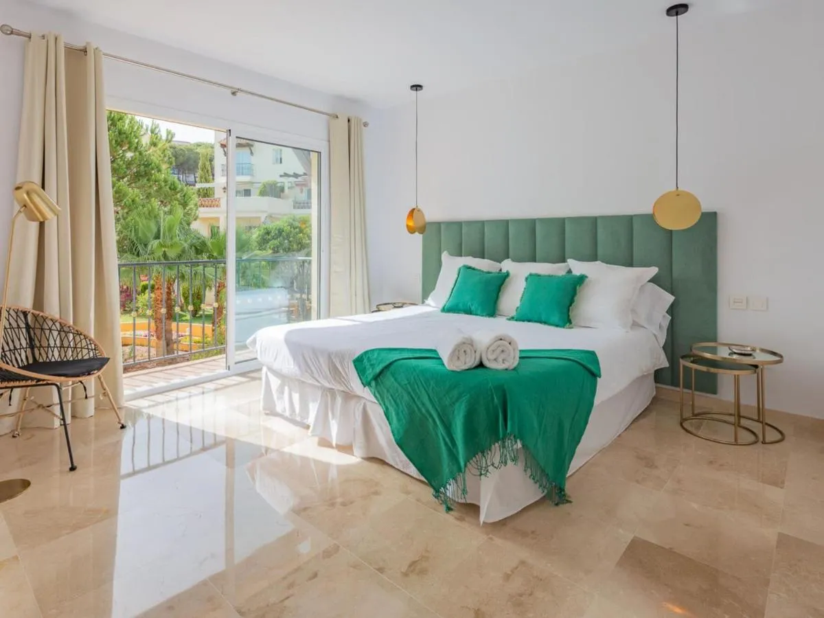 Image 2 of VACATION MARBELLA I Los Pinos, Elegant and Bright Townhouse, The family Golf Getaway, 5 minutes from Puerto Banus, Security Night time