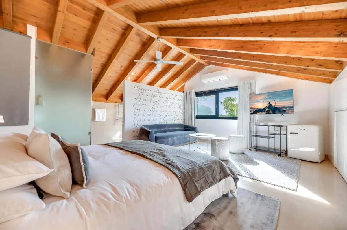 Image 6 of Vacation Marbella I Villa La Cabane, Prestige, Heated Pool, 300m to the Beach