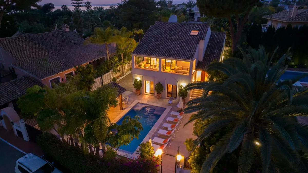 Image 1 of Vacation Marbella I Villa La Cabane, Prestige, Heated Pool, 300m to the Beach