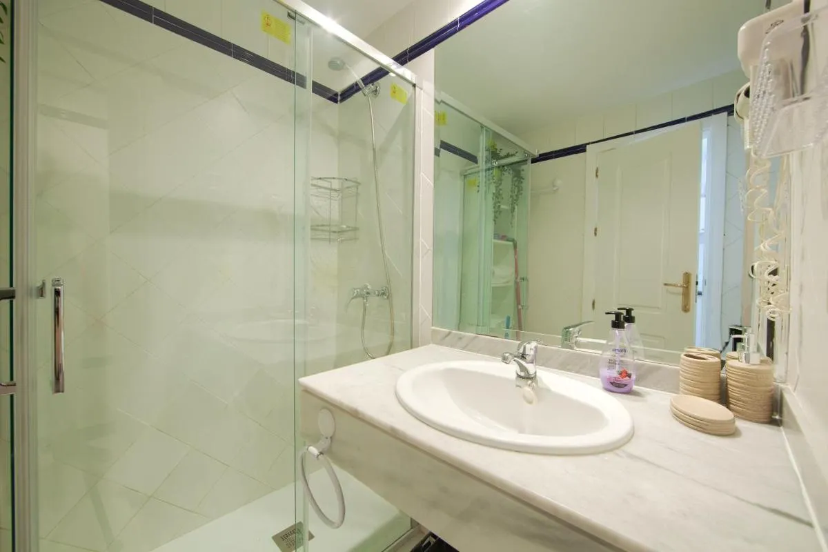 Image 1 of Varios apartamentos Romana Playa Elviria