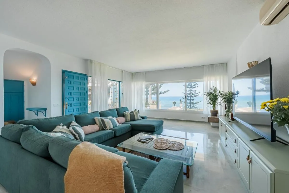 Image 3 of Villa Calmamar Cabopino Beachfront in Marbella