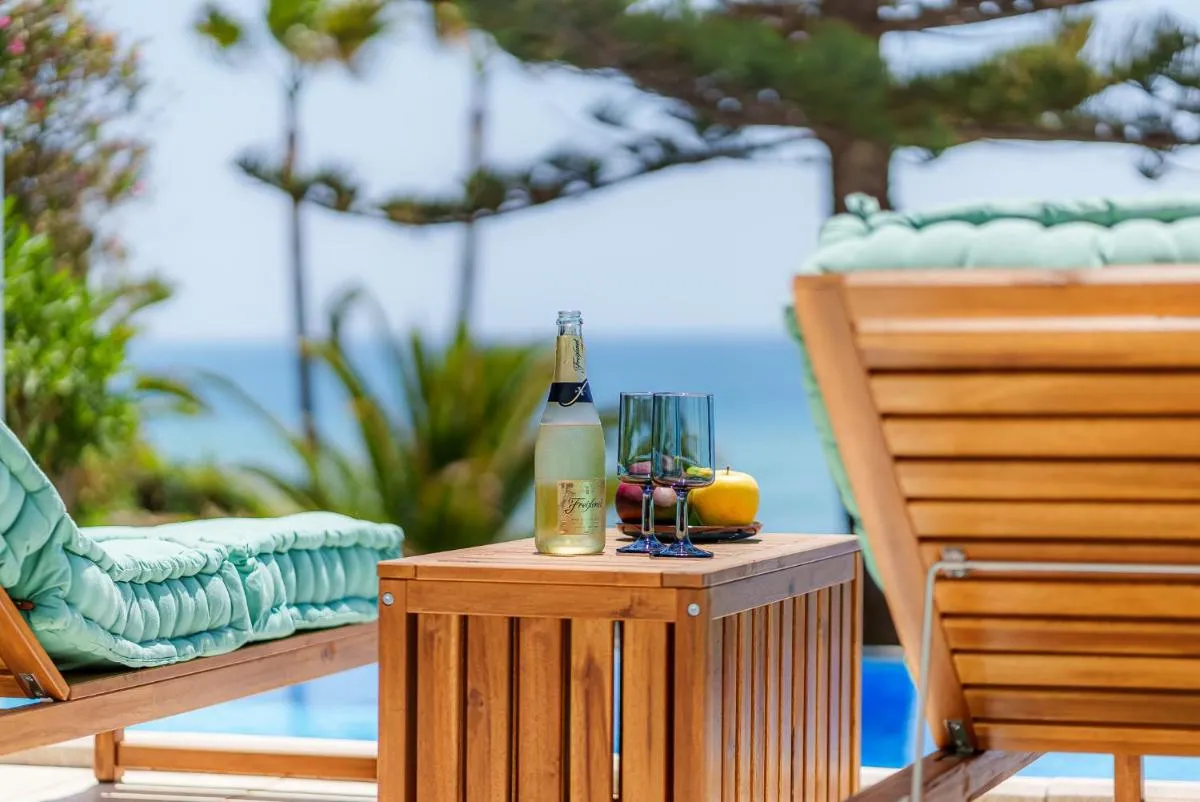 Image 6 of Villa Calmamar Cabopino Beachfront in Marbella