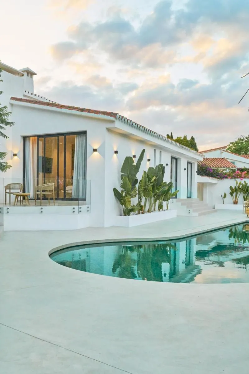 Image 3 of Villa Peman Luxurious Beachside Villa