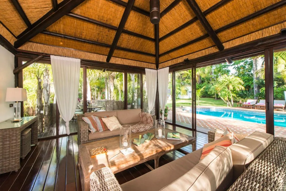 Image 2 of Villa in a palm tree plantation