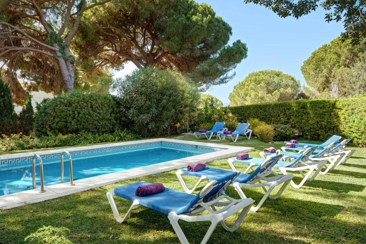 Image 2 of Villa with private pool and garden in Marbella