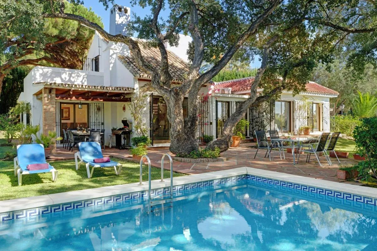 Image 5 of Villa with private pool and garden in Marbella
