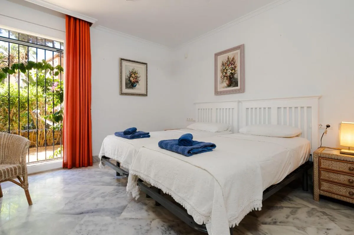Image 2 of White Pearl Beach Elviria