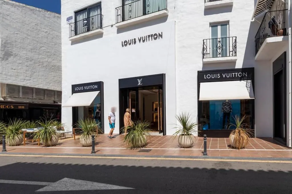 Image 2 of in the heart Puerto Banus luxurious apartment