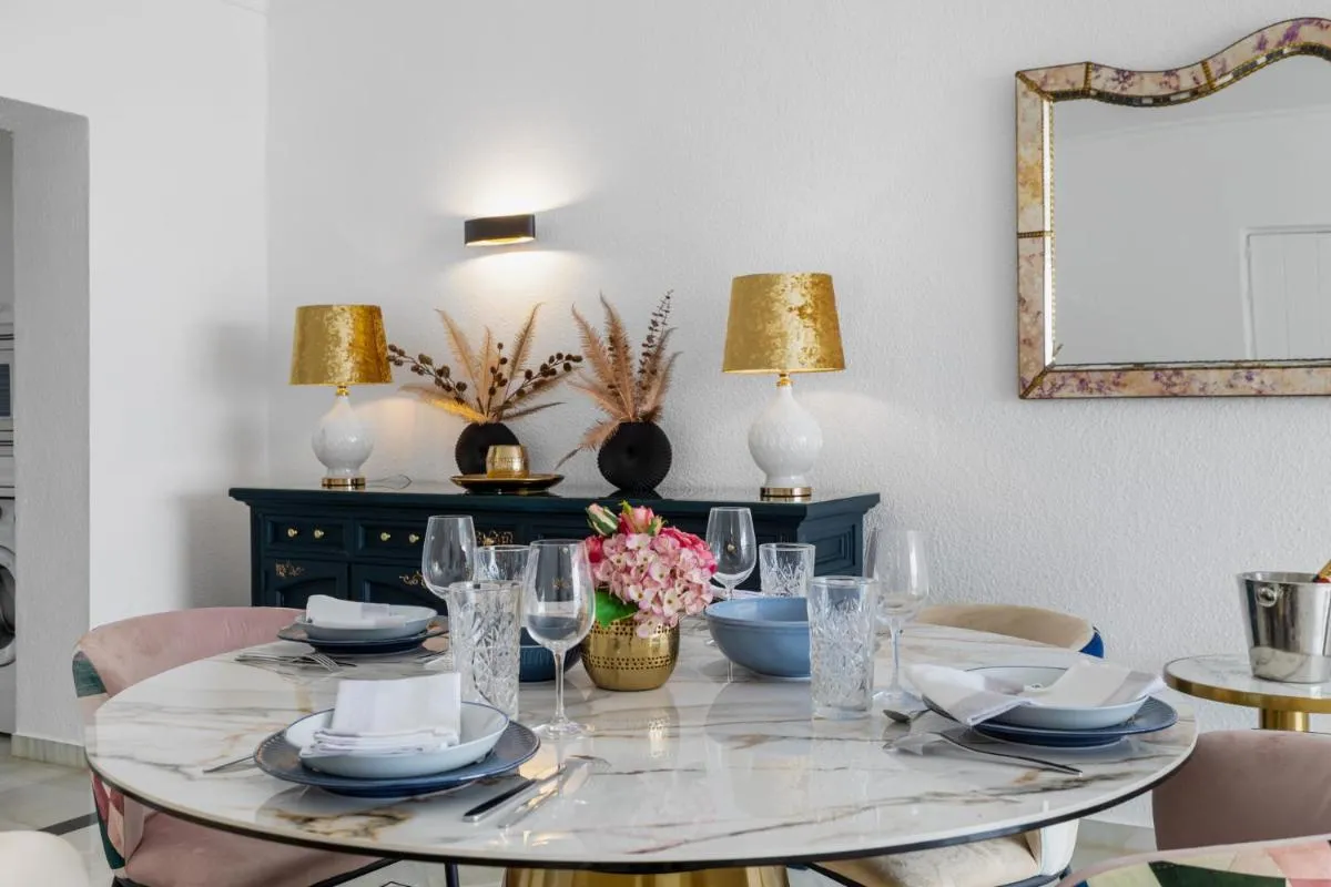 Image 5 of luxurious frontline penthouse in puerto banus